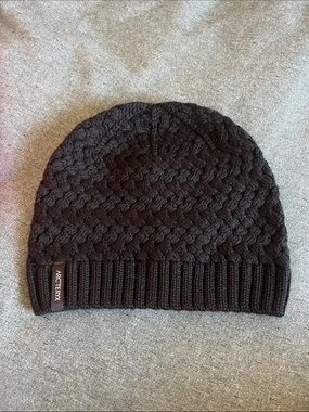 Arc'teryx Black Cable Knit Beanie